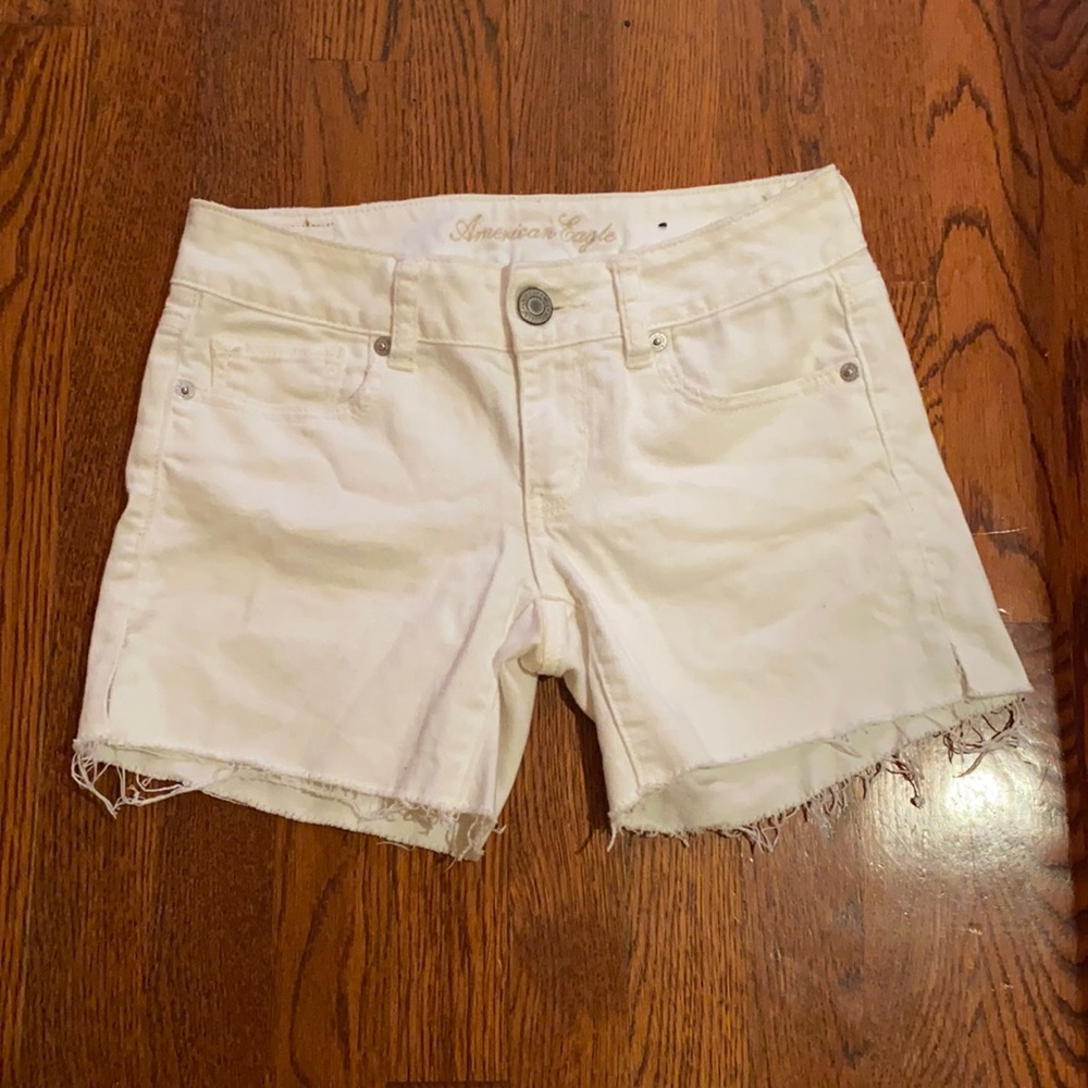 AMERICAN EAGLE - white denim shorts